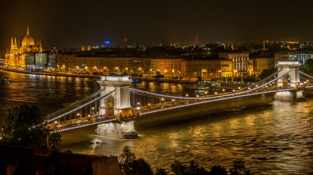 Take me to the river. Széchenyi Chain Bridge, Budapest.